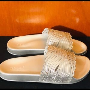 🤩🤩Ted Baker London Perforated Sport Slides🤩🤩